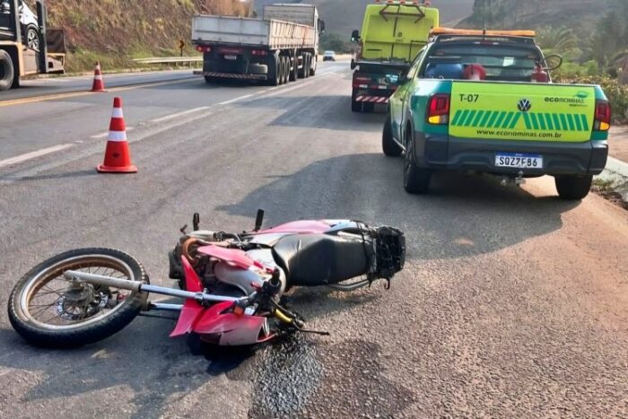 Motociclista fica gravemente ferido em colisão com carro na BR-116 no Trevo de Miradouro