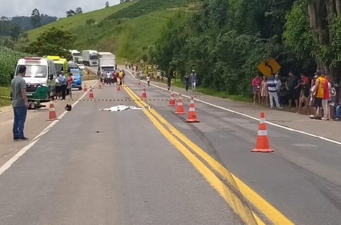 Criança de 4 anos que estava em moto na garupa do avô morre em acidente na BR-116